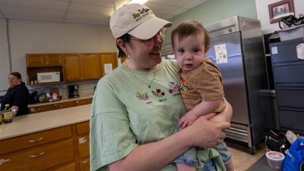 New mothers in Thunder Bay, Ont., come across convenience, cooking strategies via local community kitchen area plan
